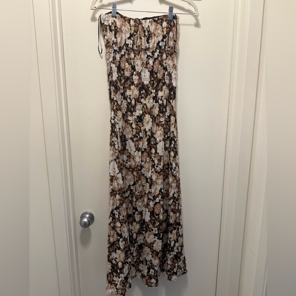 Abercrombie & Fitch Strapless Drop Waist Smocked Maxi Dress - Picture 5 of 5